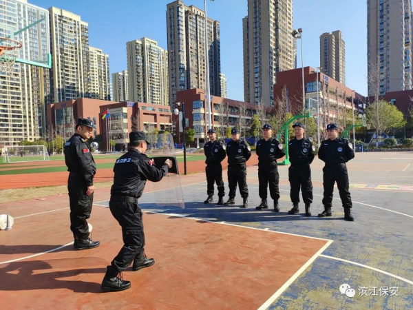 長沙濱江保安服務(wù)有限責(zé)任公司,長沙安保服務(wù),長沙保安,保鏢特衛(wèi)服務(wù),護(hù)衛(wèi)