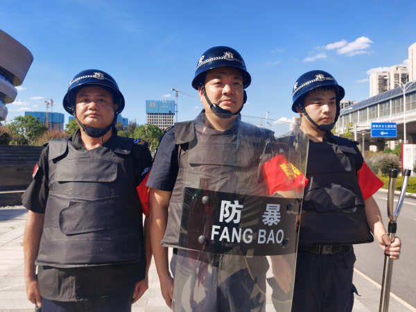 長沙濱江保安服務有限責任公司,長沙安保服務,長沙保安,保鏢特衛(wèi)服務,護衛(wèi)