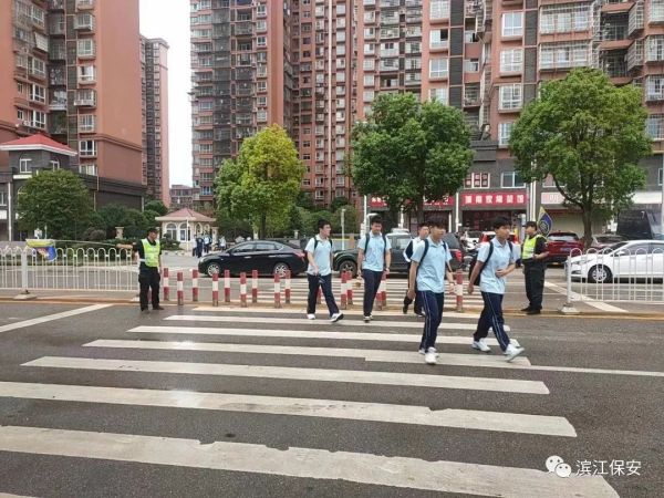 長沙濱江保安服務(wù)有限責(zé)任公司,長沙安保服務(wù),長沙保安,保鏢特衛(wèi)服務(wù),護(hù)衛(wèi)
